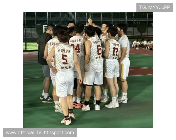 篮球让青春的色彩更加浓烈，篮球让我们点燃着激情与梦想